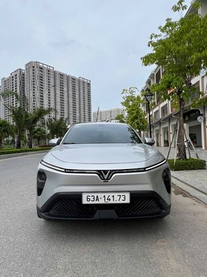 Limo Green màu Bạc SX 2025-30000 km
