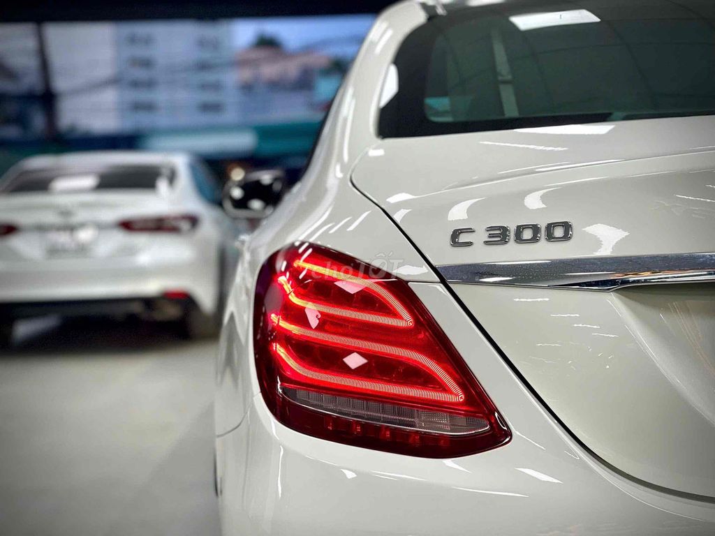 Mercedes Benz C300 AMG 2017 siêu lướt. Mua bán Ô tô tại Thành phố Thủ Đức Tp Hồ Chí Minh được đăng bởi Nguyen Trung hình 6