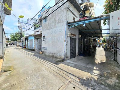 Nhà cấp 4 ở Tân Chánh Hiệp Quận 12 48m2 hẻm ô tô 2 phòng ngủ 3 tỷ 4. Mua bán nhà ở tại Quận 12 Tp Hồ Chí Minh được đăng bởi Nguyễn Thị Thùy Trang 
