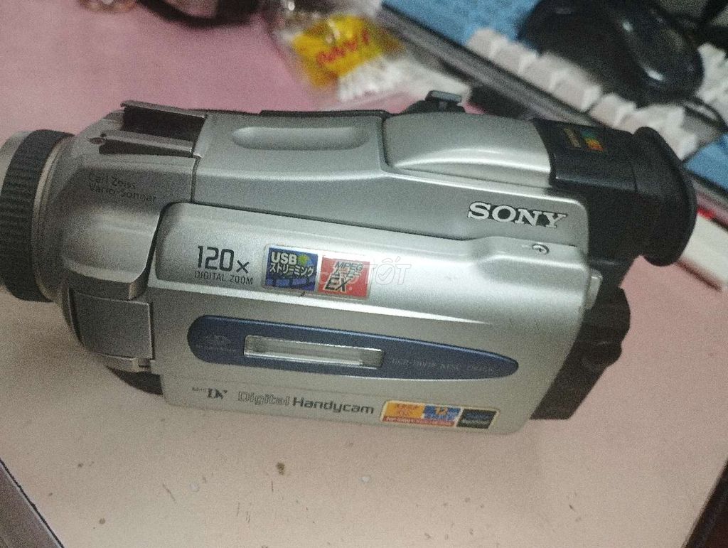 Máy quay phim Sony DCR-TRV18 Bạc Nhật Bản. Mua bán Máy ảnh, Máy quay tại Quận Cầu Giấy Hà Nội được đăng bởi Mạnh Thắng hình 1
