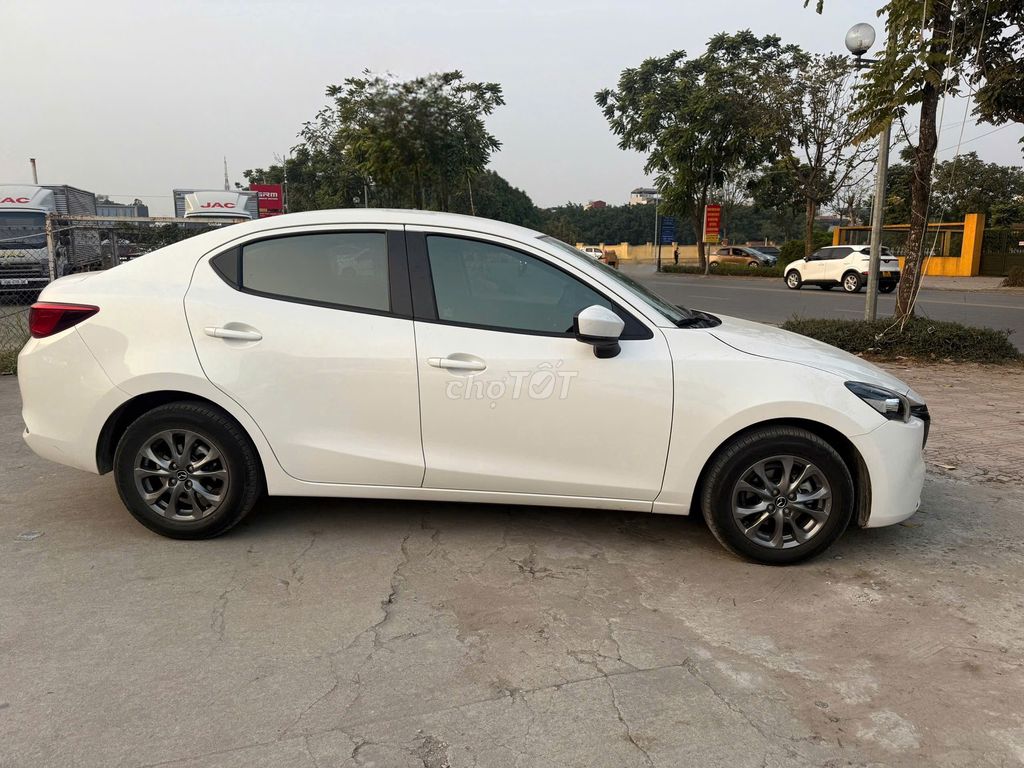 Mazda 2 AT sản xuất 2024, sơn nguyên bản 99%. Mua bán Ô tô tại Quận Long Biên Hà Nội được đăng bởi Long Biên Cars hình 7