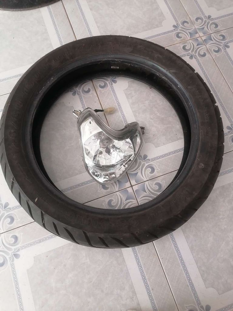 Lốp xe SH và chóa đèn ex. Mua bán Phụ tùng xe tại Huyện Thới Lai Cần Thơ được đăng bởi Hữu Vinh hình 4