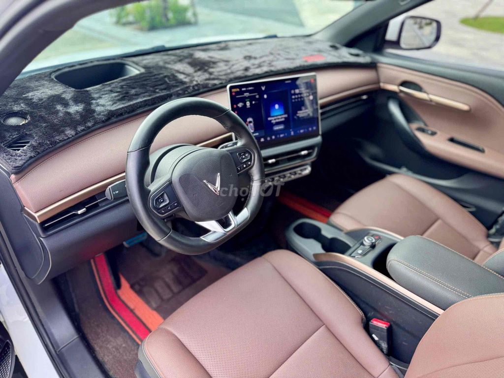 VF6 Plus 2025 почти новый 23 000 км отличное состояние