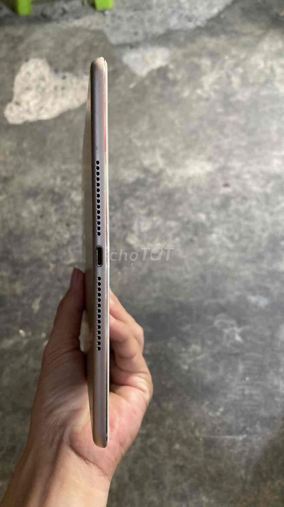 iPad Air 2 16g wifi. Mua bán Máy tính bảng tại Quận 4 Tp Hồ Chí Minh được đăng bởi bảo hình 5