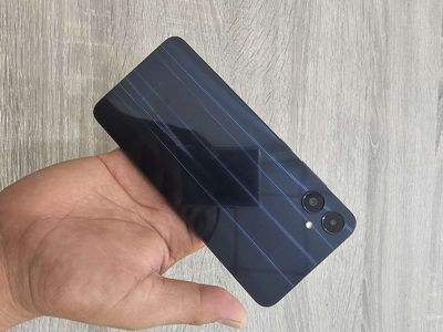 Về em Samsung A05 2sim 4/64gb zin đẹp 99%
