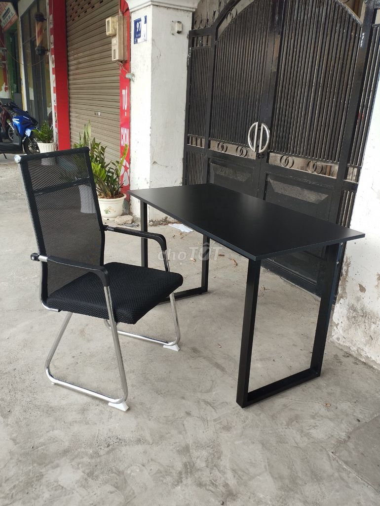BÀN LÀM VIỆC 1m2x60  + GHẾ XOAY FREESHIP. Mua bán Bàn ghế tại Quận 12 Tp Hồ Chí Minh được đăng bởi Nguyễn Minh Khoa hình 4