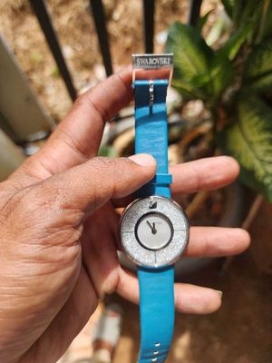 Đồng hồ đá swarosky. Mua bán Đồng hồ tại Huyện Đất Đỏ Bà Rịa - Vũng Tàu được đăng bởi Nguyễn Duy Học