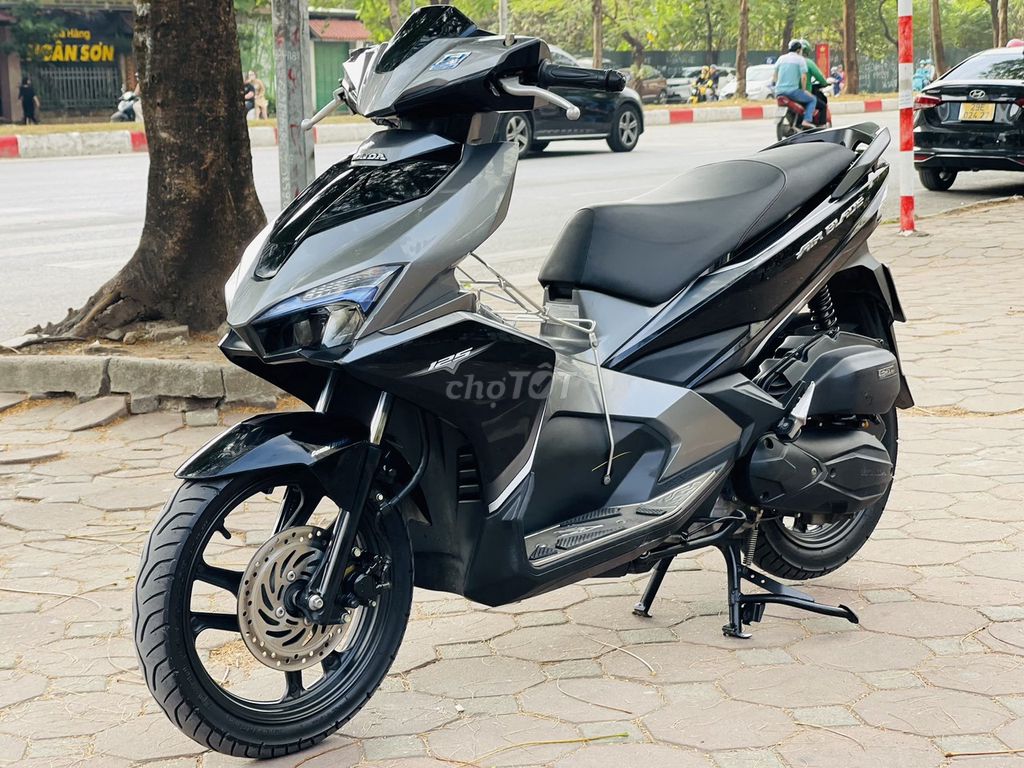 Honda Air Blade черный серый 125fi Красивая автомобильная машина