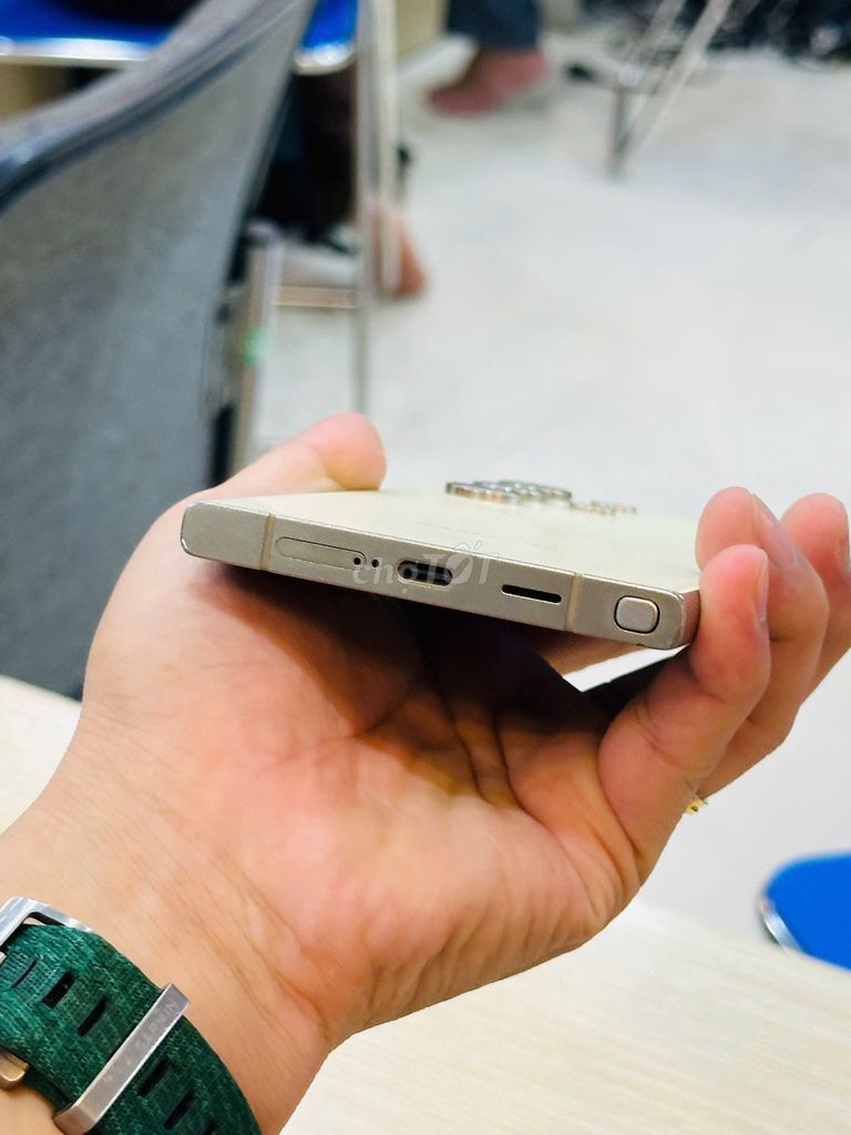 Samsung Galaxy S24 Ultra 256GB Vàng 2 SIM. Mua bán Điện thoại tại Quận Đống Đa Hà Nội được đăng bởi Thế Hoàng hình 1