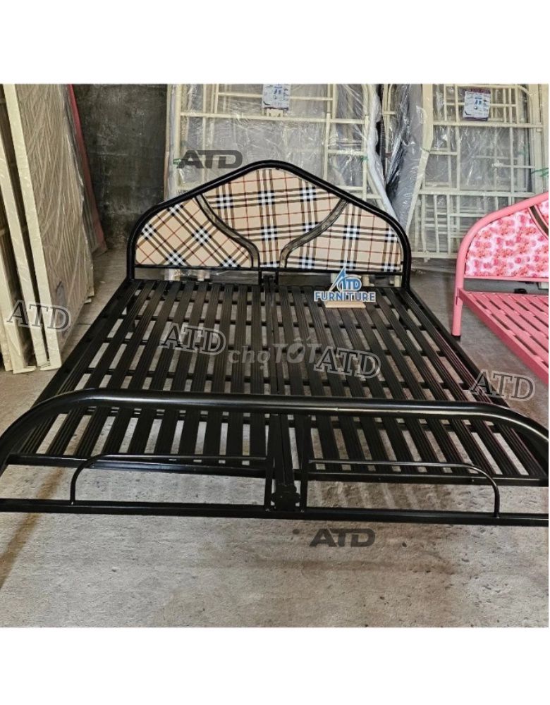 GIƯỜNG SẮT//GIƯỜNG SẮT . GIƯỜNG SẮT BỀN ĐẸP HCM. Mua bán Giường, chăn ga gối nệm tại Quận Tân Bình Tp Hồ Chí Minh được đăng bởi Nhi Nguyen Nội thất ATD hình 1