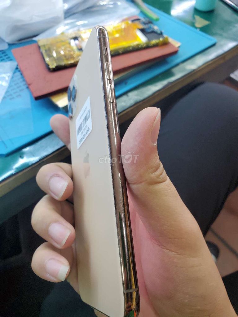 iPhone 11 Pro Max 256GB Vàng. Mua bán Điện thoại tại Quận 8 Tp Hồ Chí Minh được đăng bởi Khánh Bình Chánh hình 1
