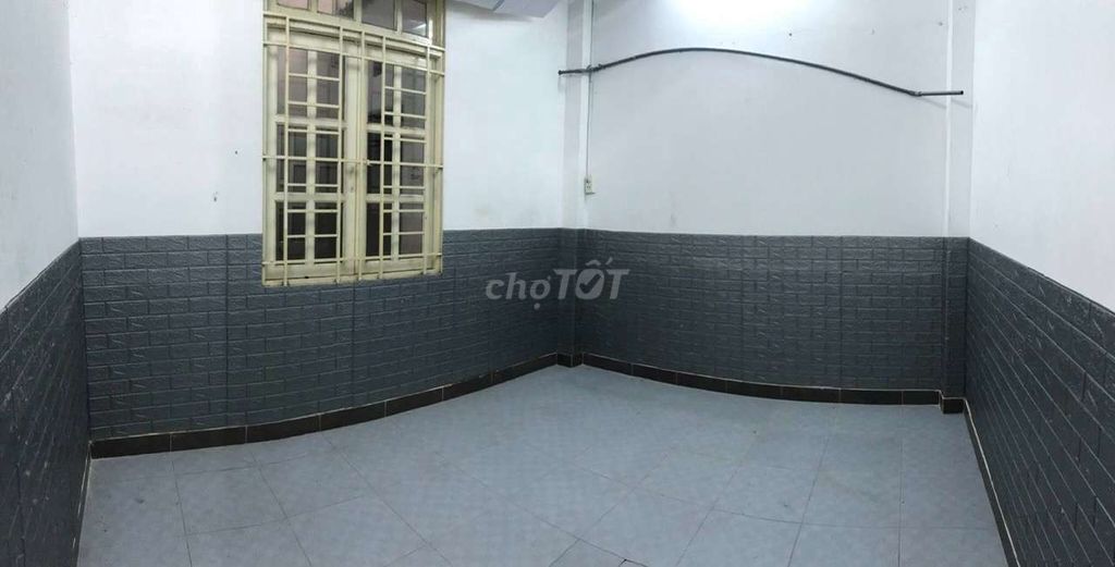 NHÀ MẶT TIỀN ĐƯỜNG XE TẢI, 5X30 3PN 2WC. SÂN ĐẬU OTO