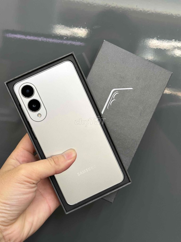 S25 Adge 12/256GB Siêu mỏng zin đẹp Bh 8/2026 VN. Mua bán Điện thoại tại Quận Ninh Kiều Cần Thơ được đăng bởi Quý Mobile Cần thơ hình 1