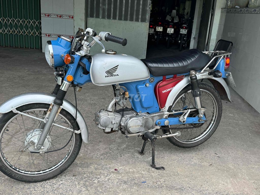 Honda 50cc, màu xanh dương, bạc. Mua bán Xe máy tại Huyện Bình Chánh Tp Hồ Chí Minh được đăng bởi Trung lê xe cổ hình 1