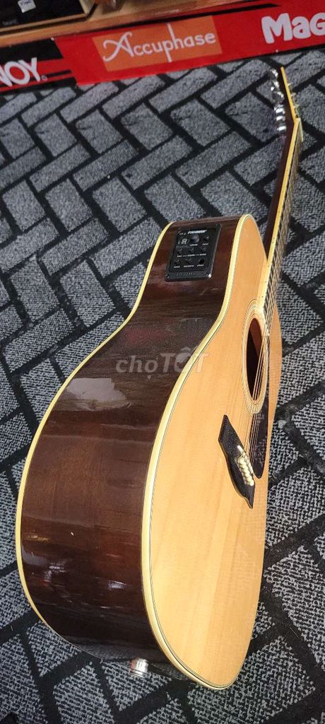 YAMAHA FG.201 ACOUSTIC GUITAR + EQ FISHMAN 301