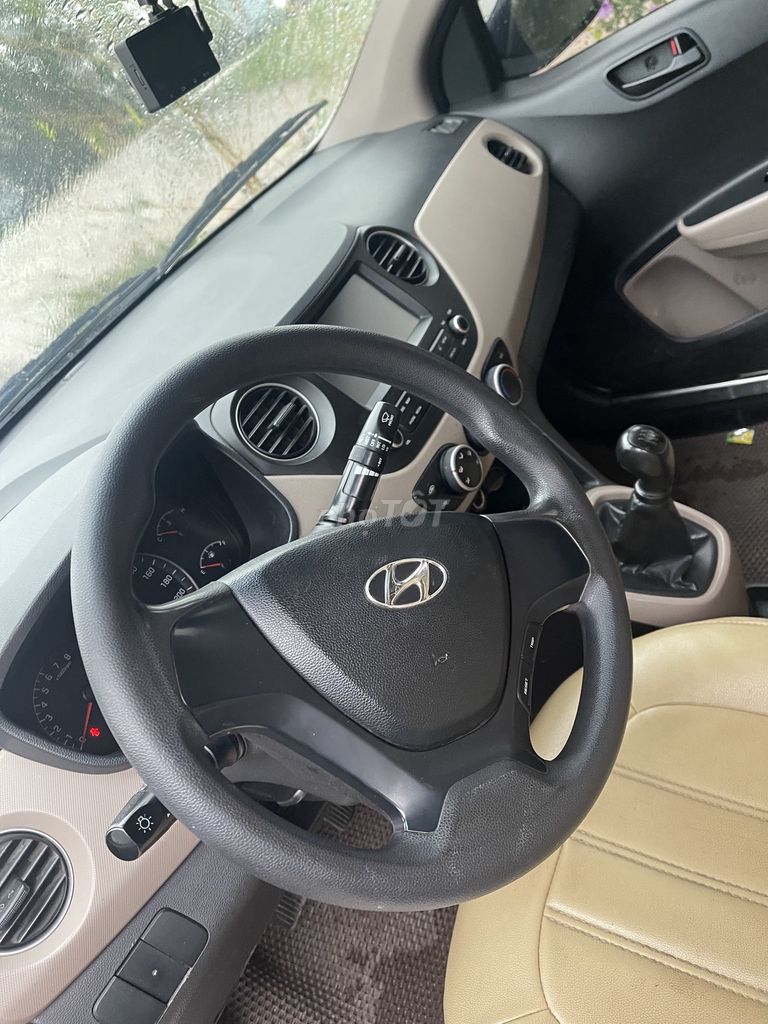 Hyundai i10 2018 механика серебристый