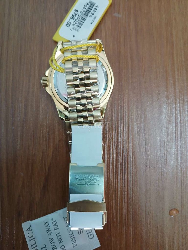 Đồng hồ pin hiệu Invicta (Mỹ)