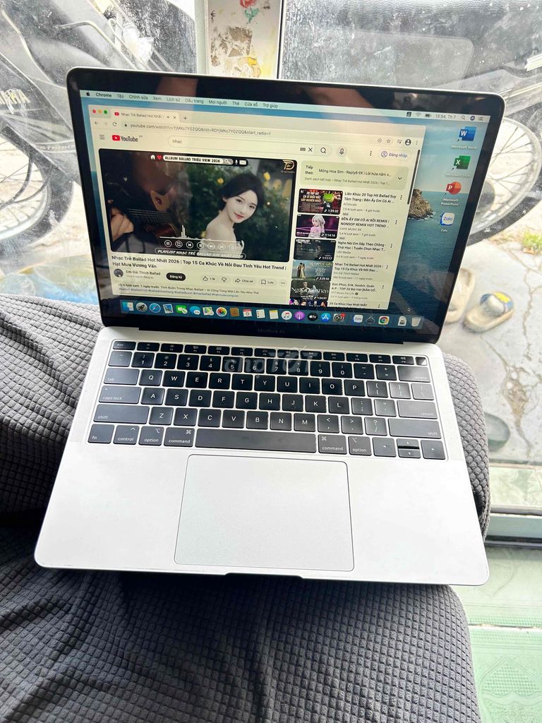 Apple Macbook Air 2019 i5 8GB/256GB Bạc. Mua bán Laptop tại Thành phố Thủ Đức Tp Hồ Chí Minh được đăng bởi Thịnh Phát ITC com hình 1