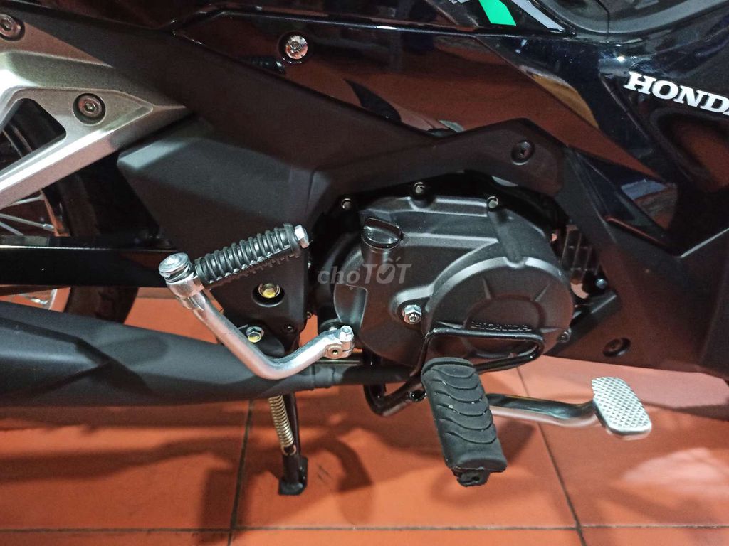 Honda Wave RSX FI 2025 Đen 541 km BSTP BAO KÍ.. Mua bán Xe máy tại Quận Bình Tân Tp Hồ Chí Minh được đăng bởi LÊ TRUNG VIỄN. hình 11