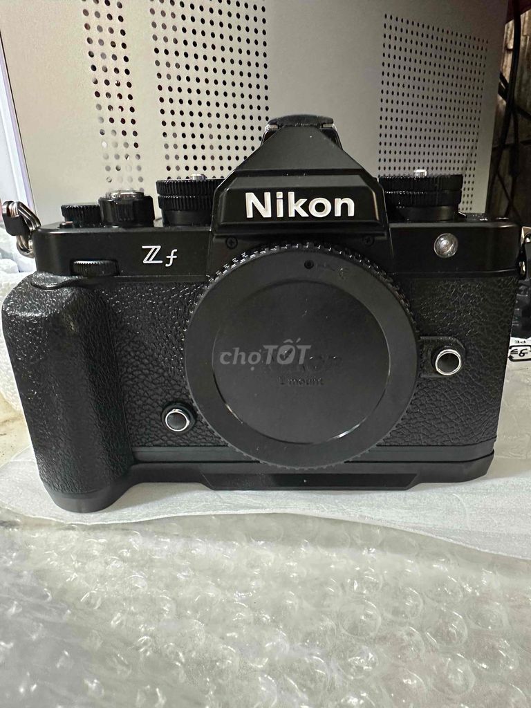 Nikon ZF fullbox khá đẹp kèm grip smallrig