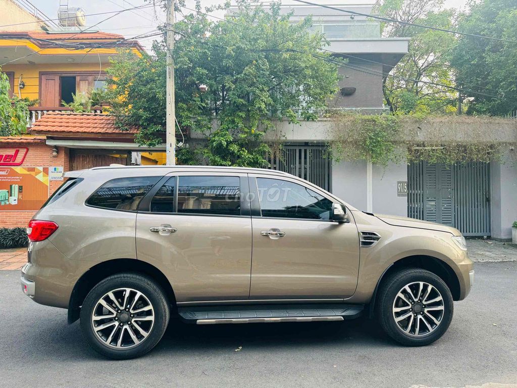 Ford Everest Titanium 2.0 4x2 2019 Ghi Vàng Nhập. Mua bán Ô tô tại Quận Tân Phú Tp Hồ Chí Minh được đăng bởi BẾN THÀNH FORD XE ĐÃ QUA SỬ DỤNG hình 3