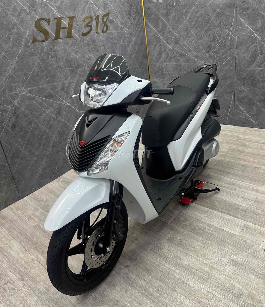 Honda SH Italy 2010 150i SM103