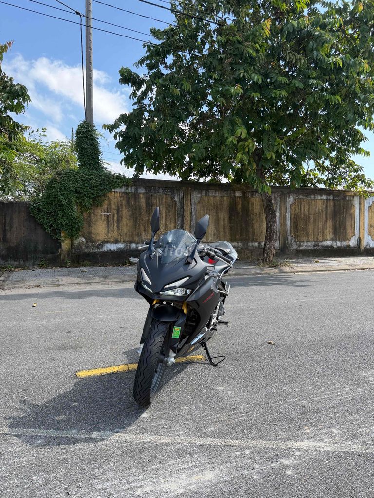 Honda CBR 150 Đen 6.000km. Mua bán Xe máy tại Quận Thanh Khê Đà Nẵng được đăng bởi Ku Tý hình 3