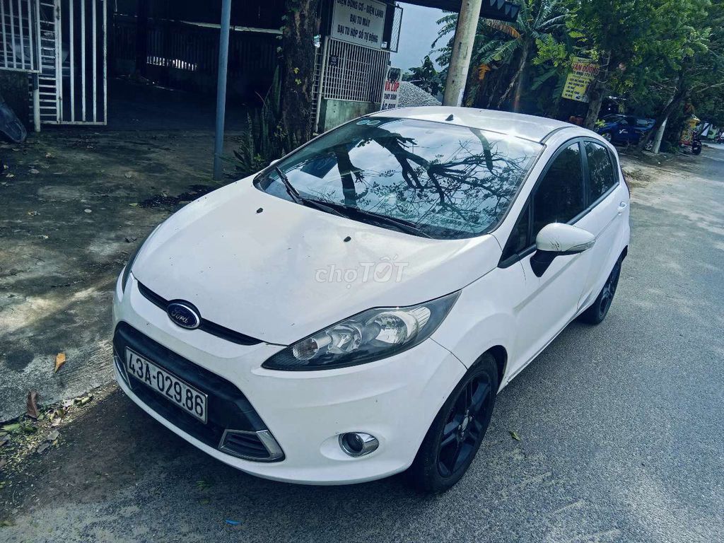 Ford Fiesta 2011 1.6L Trắng 1500000 km. Mua bán Ô tô tại Quận Ngũ Hành Sơn Đà Nẵng được đăng bởi Phan viet hình 4