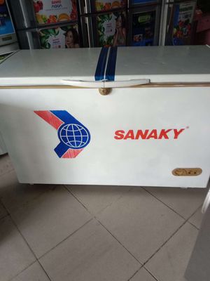 Tủ đông Sanaky thể tích 400 lít ngoại hình đẹp