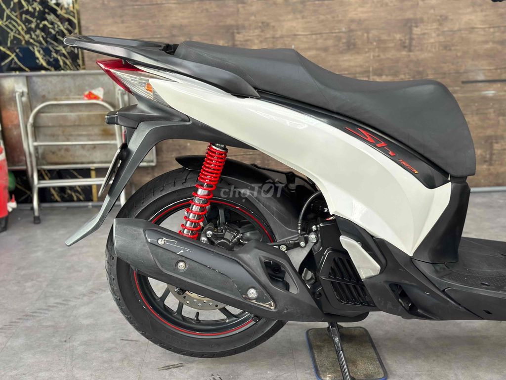 SH150 2014 up ao Ý, góp trả trước 17tr bao nợ xấu. Mua bán Xe máy tại Quận Tân Phú Tp Hồ Chí Minh được đăng bởi bình đoàn exciter BÁN TRẢ GÓP hình 4