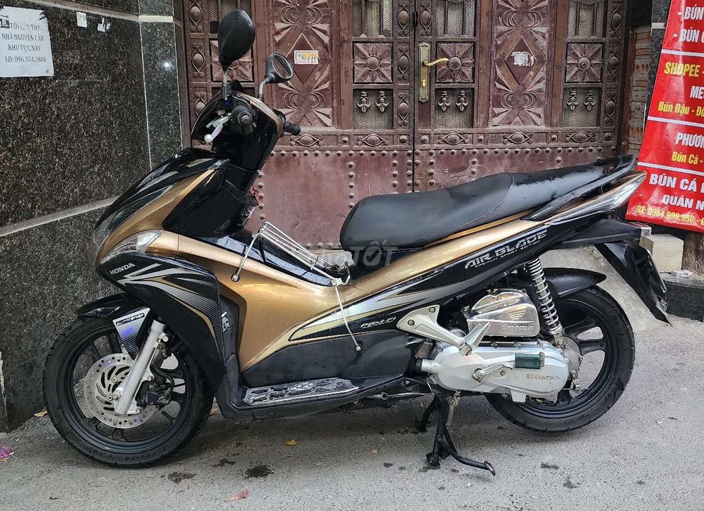 Airblade vàng đồng 3D biển 29 xe zin nguyên bản. Mua bán Xe máy tại Quận Ba Đình Hà Nội được đăng bởi Hoàng  hình 3