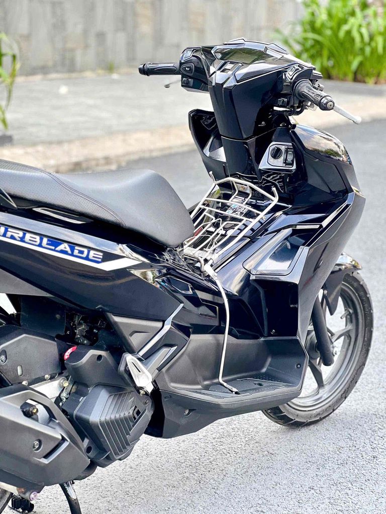 AB 125 4val 2022 máy móc nguyên zin - chính chủ. Mua bán Xe máy tại Quận 12 Tp Hồ Chí Minh được đăng bởi CHXM Phương Nam Chuyên Bán Xe Trả Góp Bao Nợ Xấu hình 4