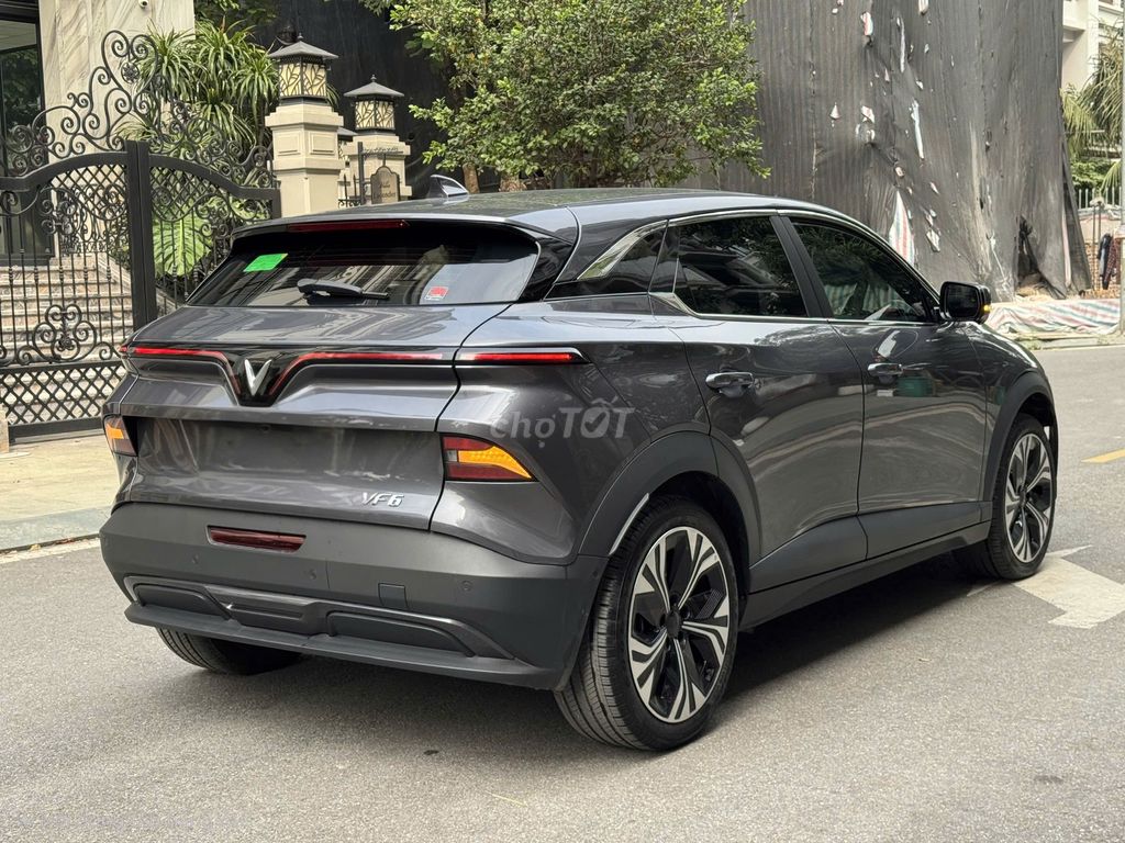 VinFast VF 6 Plus mua pin 2025. Mua bán Ô tô tại Quận Long Biên Hà Nội được đăng bởi PHÚC LÂM  AUTO hình 3