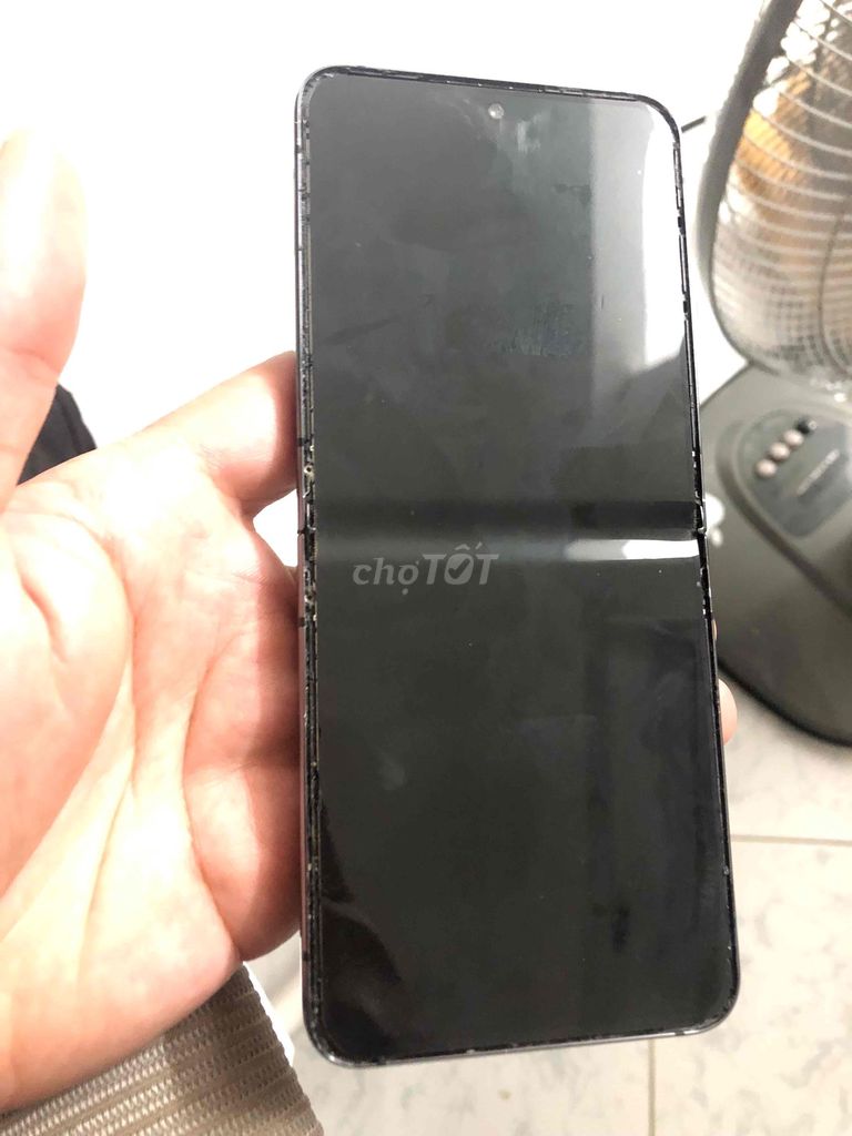 Samsung Galaxy Z Flip 5 Đen. Mua bán Điện thoại tại Quận Gò Vấp Tp Hồ Chí Minh được đăng bởi Hữu Tiến hình 1