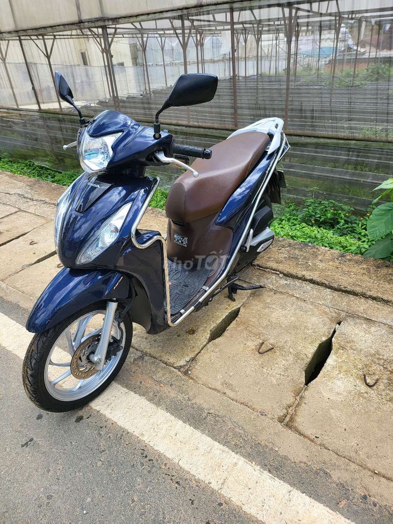 Cần bán Vision 2020. Mua bán Xe máy tại Thành phố Đà Lạt Lâm Đồng được đăng bởi Đồ gỗ cũ Đà Lạt hình 3