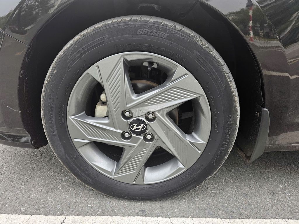 Hyundai Accent bản đủ ATH 2022 màu đen. Mua bán Ô tô tại Quận Thanh Xuân Hà Nội được đăng bởi Thanh Biz Nguyễn Thái Auto hình 8