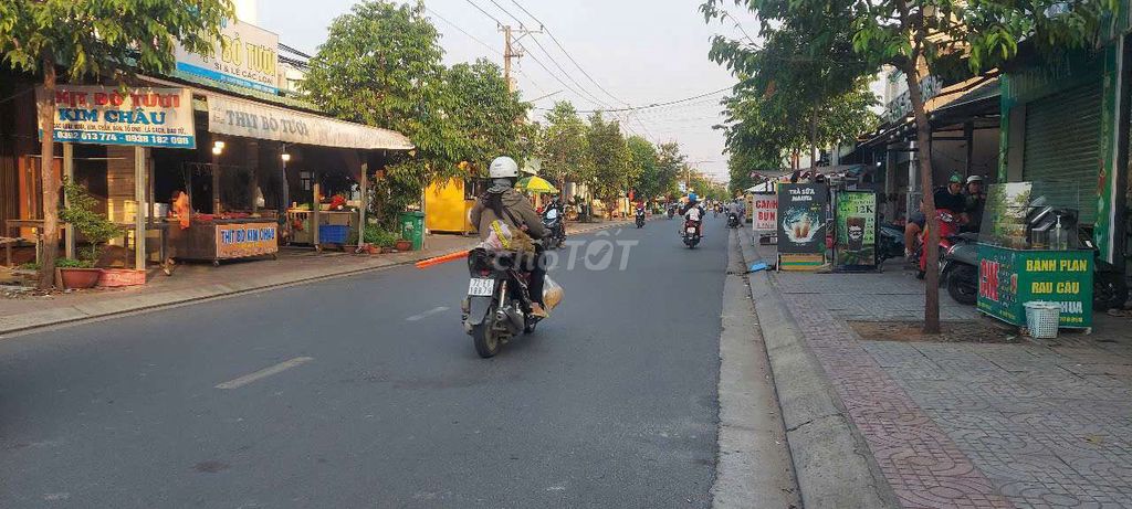 Bán Nhà đường Châu Văn Biếc ngay chợ Việt Kiều.Giá 4,580 tỷ