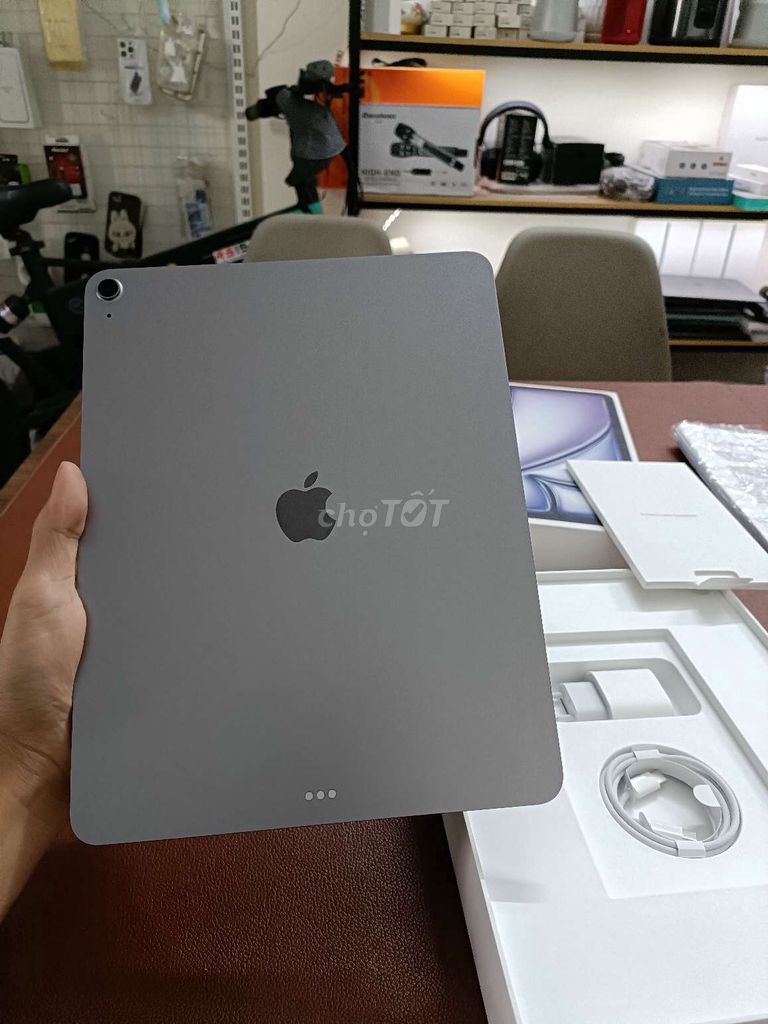iPad Air 7 M3 13 inch 128GB BH 1/2027 Việt Nam. Mua bán Máy tính bảng tại Quận Thanh Khê Đà Nẵng được đăng bởi TT PHONE hình 1
