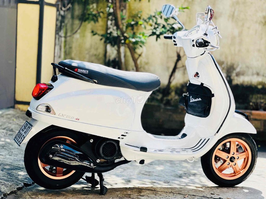 Piaggio Vespa LX 125CC 2012 Trắng. Mua bán Xe máy tại Quận 12 Tp Hồ Chí Minh được đăng bởi Ta Thanh Thai hình 1