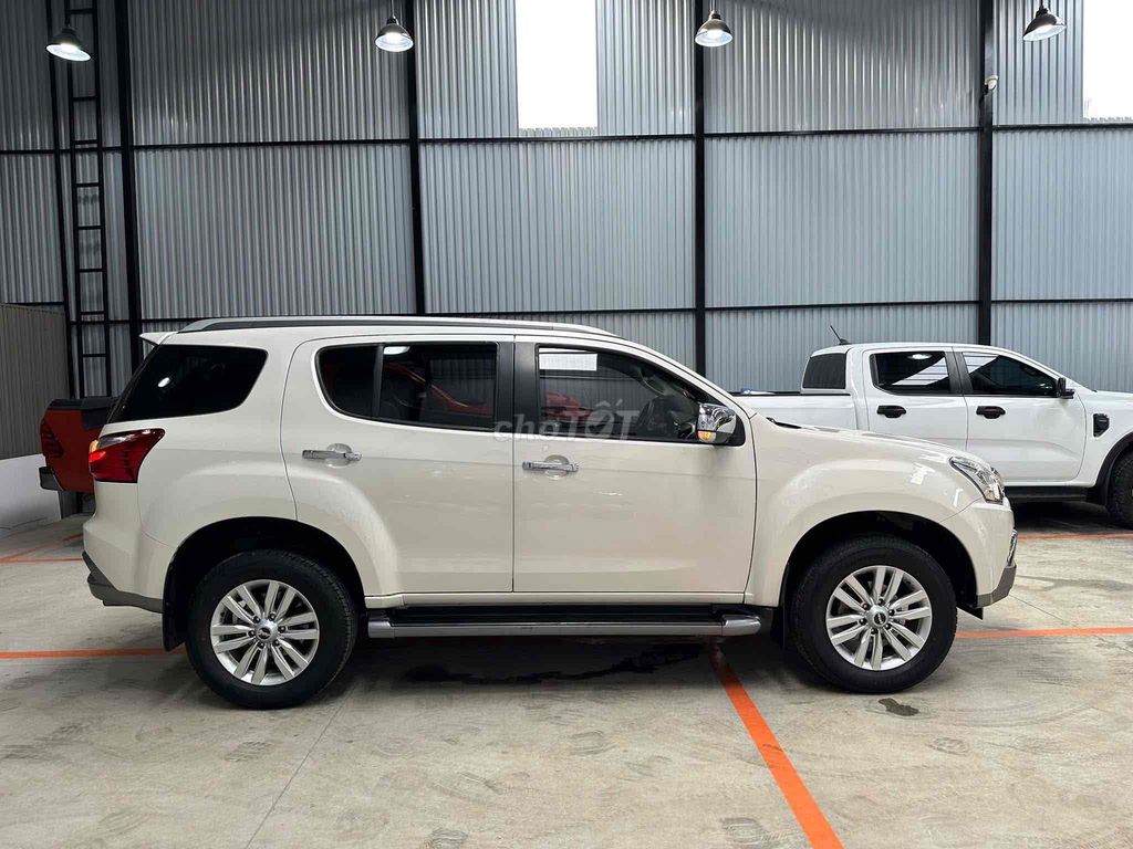 Isuzu Mu X 2018 1.9 4X2 AT. Mua bán Ô tô tại Thành phố Buôn Ma Thuột Đắk Lắk được đăng bởi Hiếu Đắk Lắk hình 4