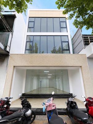 Townhouse 110 m² · 4 bed · Đường Phan Xích Long