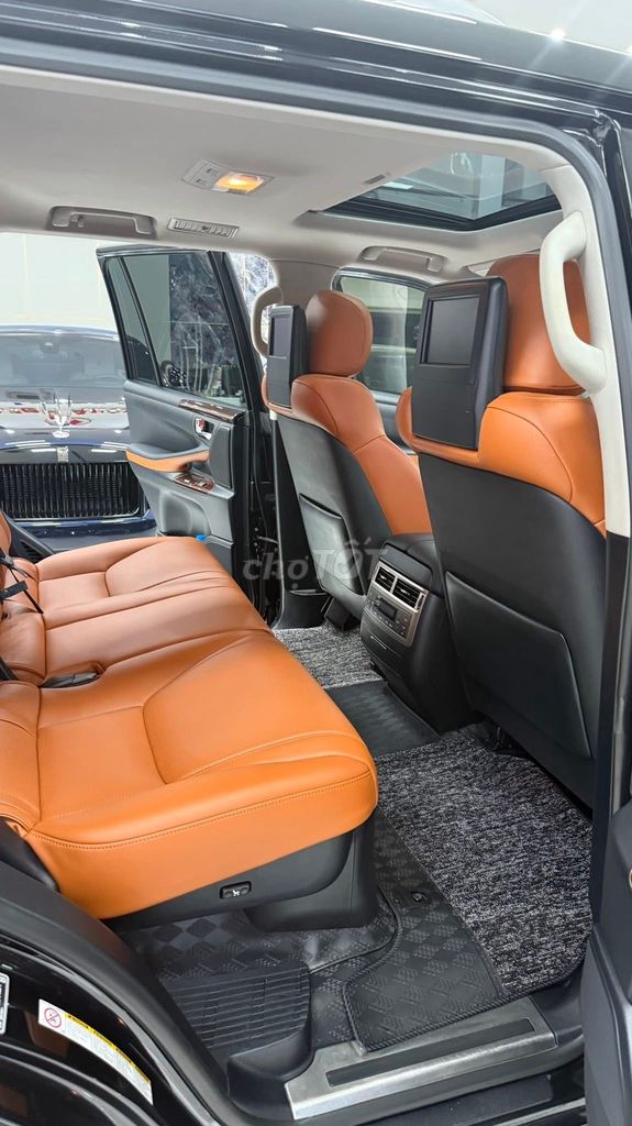 Lexus LX570 nhập Mỹ, sản xuất 2014,chạy ít cực mới. Mua bán Ô tô tại Quận Bắc Từ Liêm Hà Nội được đăng bởi Mr Hợi  hình 10