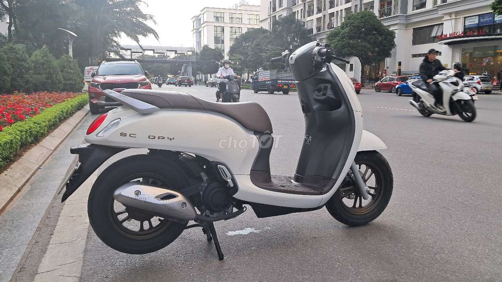 Honda Scoopy Trắng. Mua bán Xe máy tại Quận Hai Bà Trưng Hà Nội được đăng bởi bùi hữu liêm  hình 1