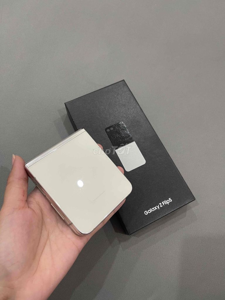 Samsung Galaxy Z Flip5 256GB. Mua bán Điện thoại tại Quận Cẩm Lệ Đà Nẵng được đăng bởi trịnh thanh nhã hoà hình 1