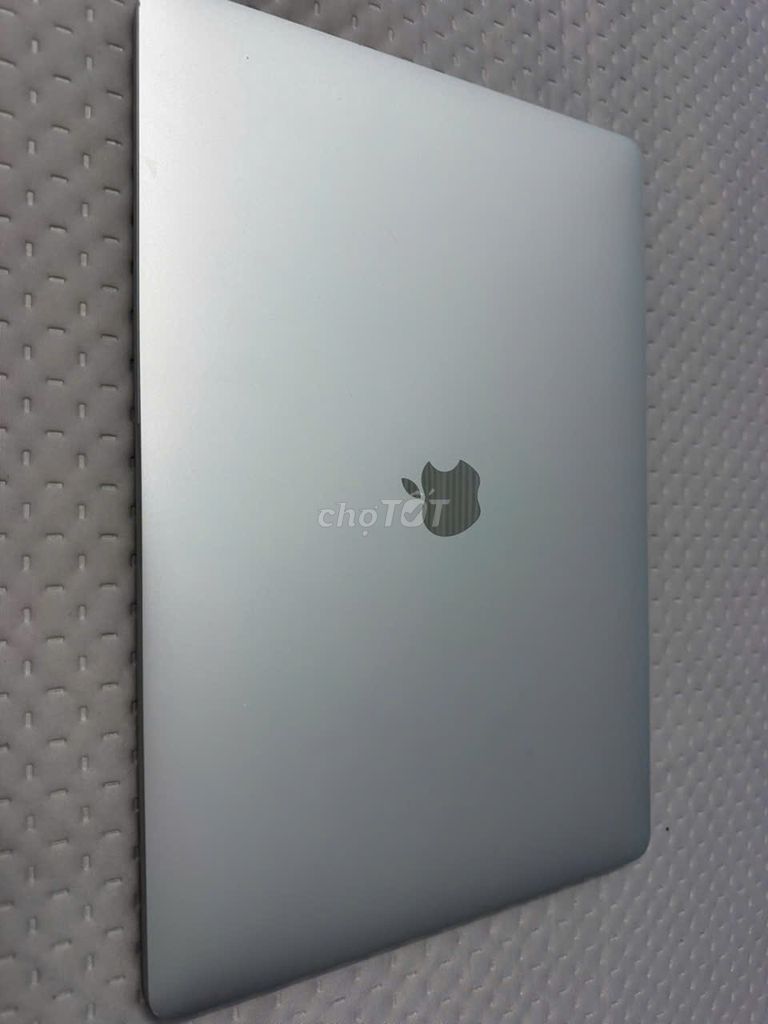 Apple Macbook Pro Touch Bar 2016 . Mua bán Laptop tại Thành phố Thủ Đức Tp Hồ Chí Minh được đăng bởi Huu Tam Tran hình 1