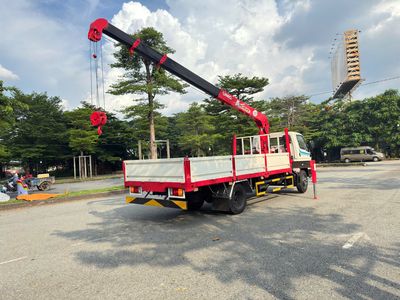 Xe Tải Hyundai Mighty W11SL Cẩu Unic 3T, Thùng 5 m. Mua bán Xe tải, xe ben tại Thành phố Thuận An Bình Dương được đăng bởi Ngọc Minh