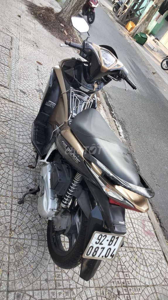 Honda Air Blade черный, бронзовое золото