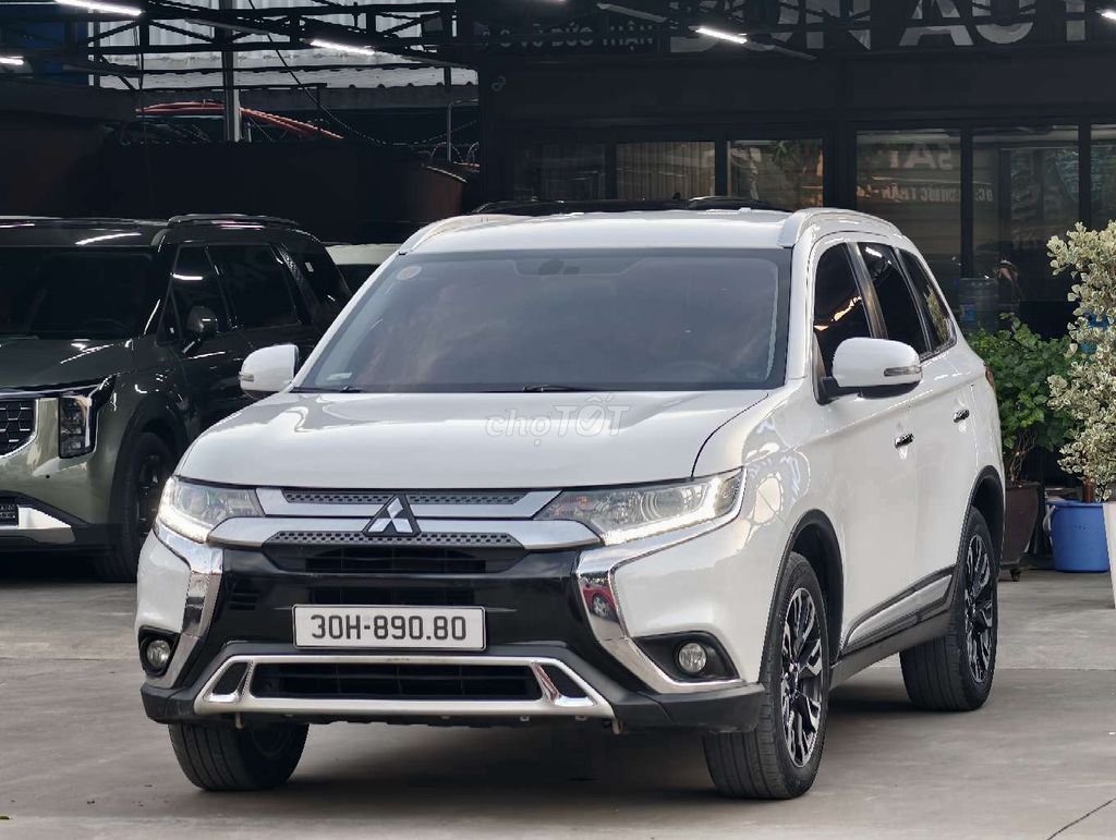 Mitsubishi Outlander 2021 белый
