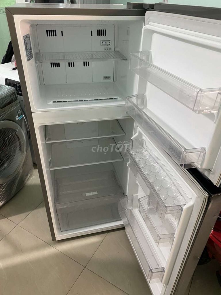 Tủ lanh lg 187l. Còn đẹp