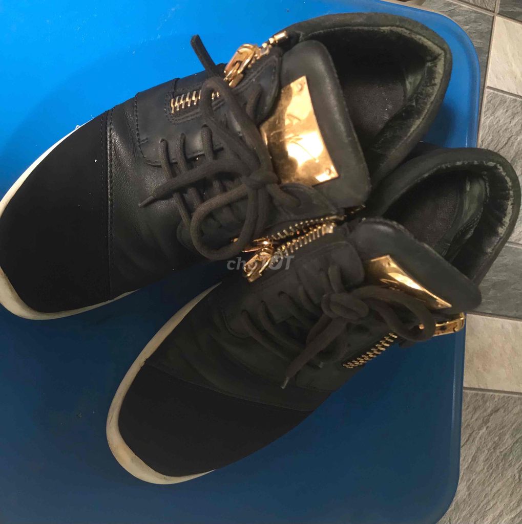 Giày thể thao Nam Da thật Đen size 40. Mua bán Giày dép tại Quận 12 Tp Hồ Chí Minh được đăng bởi 2handTL19 hình 1